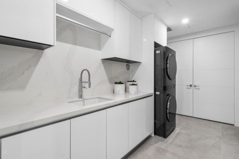 Condo in Fort Lauderdale, Florida, 4 bedrooms  № 2246646 - photo 27