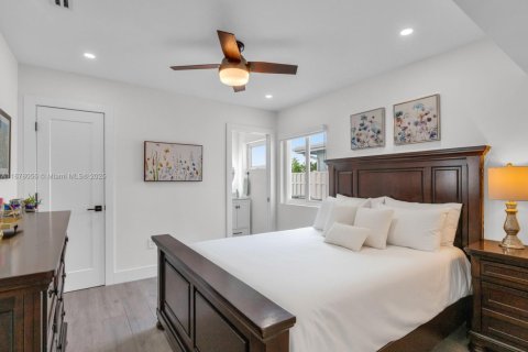 House in Fort Lauderdale, Florida 3 bedrooms, 157.28 sq.m. № 1928786 - photo 16
