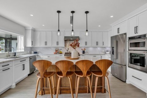 House in Fort Lauderdale, Florida 3 bedrooms, 157.28 sq.m. № 1928786 - photo 4