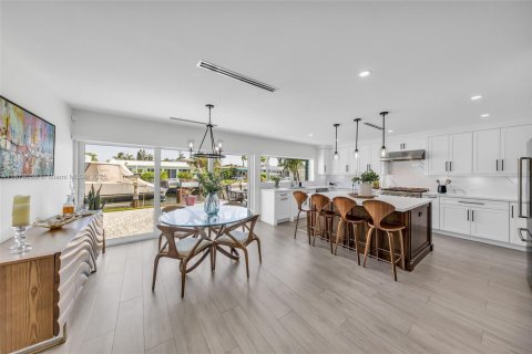 House in Fort Lauderdale, Florida 3 bedrooms, 157.28 sq.m. № 1928786 - photo 2