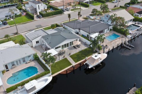 House in Fort Lauderdale, Florida 3 bedrooms, 157.28 sq.m. № 1928786 - photo 1