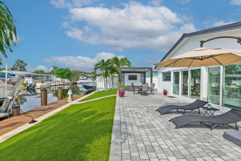 House in Fort Lauderdale, Florida 3 bedrooms, 157.28 sq.m. № 1928786 - photo 8