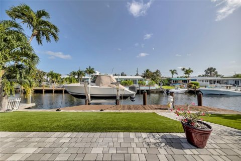 House in Fort Lauderdale, Florida 3 bedrooms, 157.28 sq.m. № 1928786 - photo 7