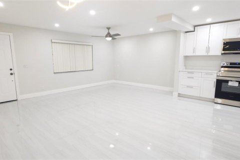 Condominio en venta en Delray Beach, Florida, 1 dormitorio, 70.61 m2 № 2088297 - foto 3