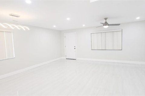 Condominio en venta en Delray Beach, Florida, 1 dormitorio, 70.61 m2 № 2088297 - foto 2