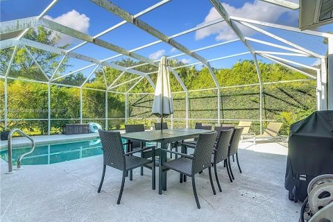 House in Naples, Florida 3 bedrooms, 181.62 sq.m. № 2244431 - photo 22