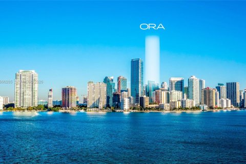 Condo in Miami, Florida, 4 bedrooms  № 2058107