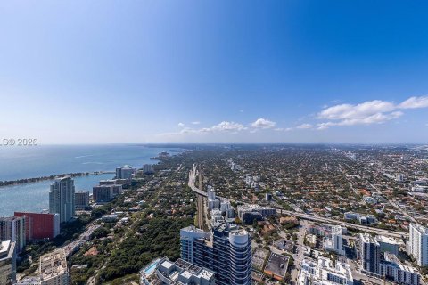 Condo in Miami, Florida, 4 bedrooms  № 2058107 - photo 14