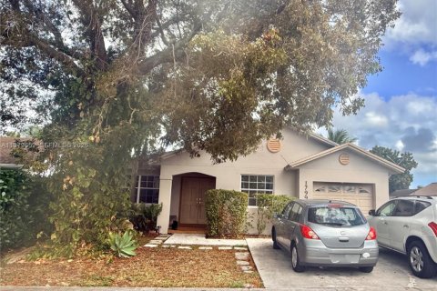 Купить виллу или дом в Майами, Флорида 4 спальни, 150.22м2, № 2045376 - фото 2