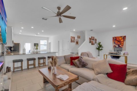 Touwnhouse à vendre à Orlando, Floride: 3 chambres, 150.04 m2 № 2329112 - photo 4