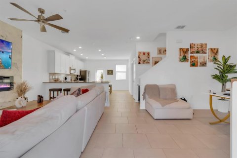 Touwnhouse à vendre à Orlando, Floride: 3 chambres, 150.04 m2 № 2329112 - photo 3
