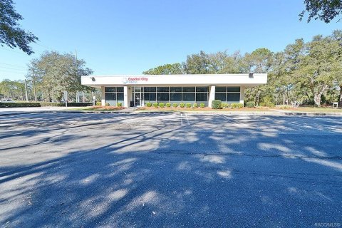 Commercial property in Citrus Springs, Florida 304.72 sq.m. № 1625859 - photo 4