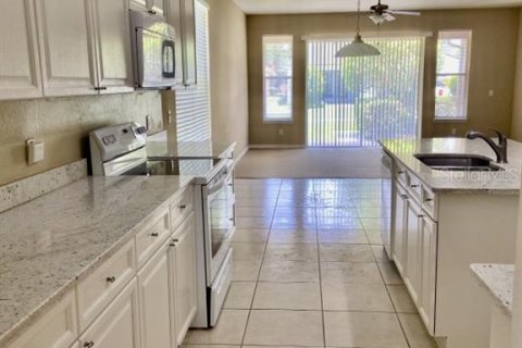 House in Windermere, Florida 3 bedrooms, 178.93 sq.m. № 2287166 - photo 3