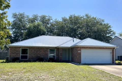 Villa ou maison à vendre à Crestview, Floride: 3 chambres, 145.48 m2 № 561434 - photo 1