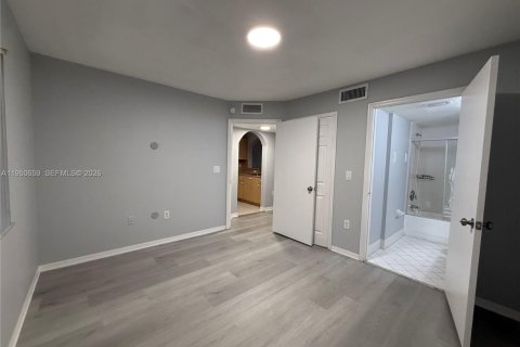 Condominio en alquiler en Homestead, Florida, 2 dormitorios, 76.37 m2 № 2054313 - foto 10
