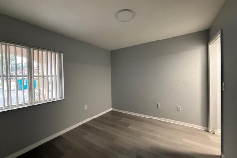 Condominio en alquiler en Homestead, Florida, 2 dormitorios, 76.37 m2 № 2054313 - foto 13