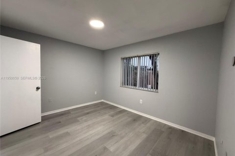 Condominio en alquiler en Homestead, Florida, 2 dormitorios, 76.37 m2 № 2054313 - foto 9