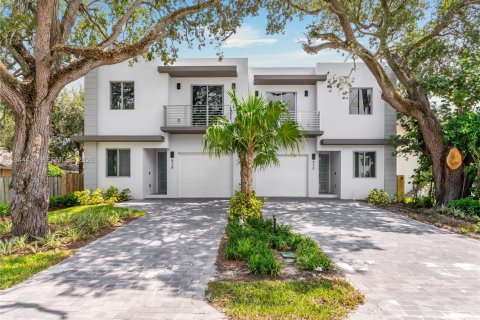 Townhouse in Fort Lauderdale, Florida 4 bedrooms, 214.42 sq.m. № 2001040