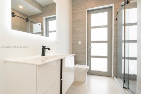 Townhouse in Fort Lauderdale, Florida 4 bedrooms, 214.42 sq.m. № 2001040 - photo 15