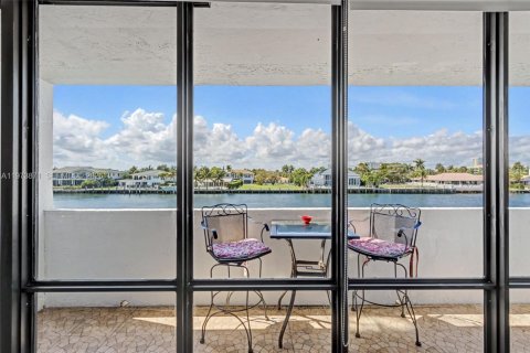 Condominio en venta en Hallandale Beach, Florida, 2 dormitorios, 126.35 m2 № 2035887 - foto 17