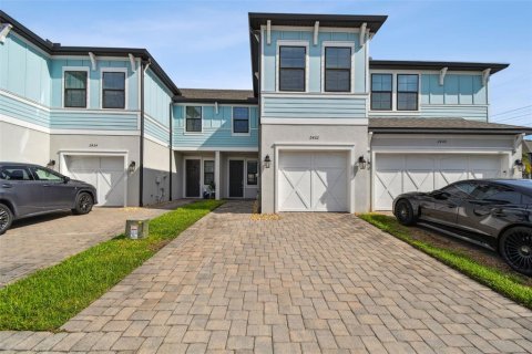Townhouse in Clearwater, Florida 3 bedrooms, 172.15 sq.m. № 1795302 - photo 1