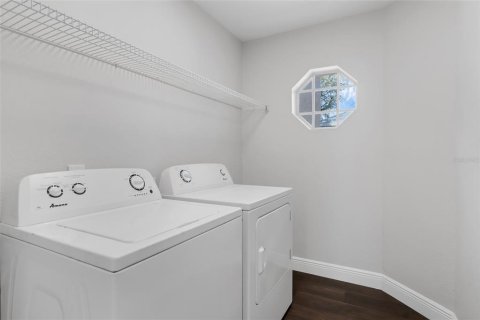 House in Oviedo, Florida 6 bedrooms, 350.71 sq.m. № 1816957 - photo 26
