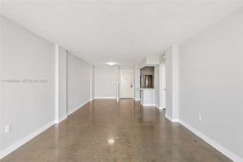 Copropriété à vendre à North Miami Beach, Floride: 1 chambre, 73.39 m2 № 2057557 - photo 10