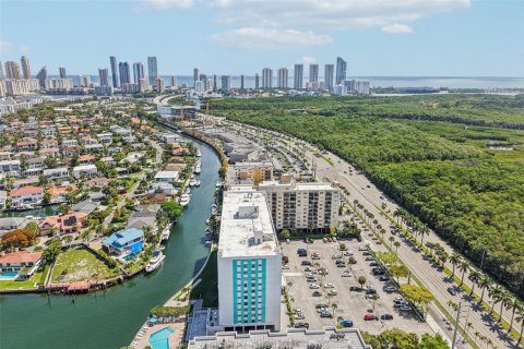 Copropriété à vendre à North Miami Beach, Floride: 1 chambre, 73.39 m2 № 2057557 - photo 29