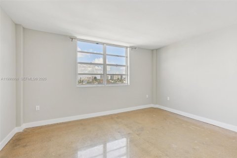Copropriété à vendre à North Miami Beach, Floride: 1 chambre, 73.39 m2 № 2057557 - photo 18