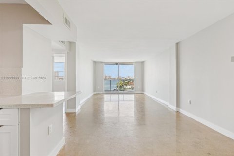 Copropriété à vendre à North Miami Beach, Floride: 1 chambre, 73.39 m2 № 2057557 - photo 6