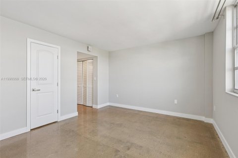 Copropriété à vendre à North Miami Beach, Floride: 1 chambre, 73.39 m2 № 2057557 - photo 16