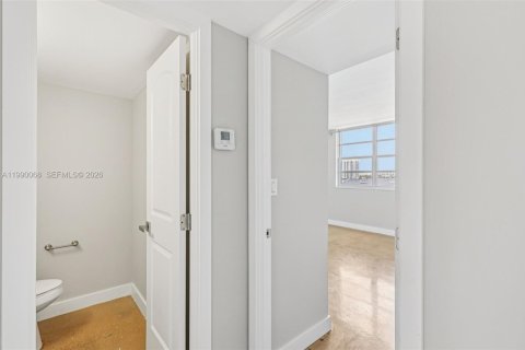 Copropriété à vendre à North Miami Beach, Floride: 1 chambre, 73.39 m2 № 2057557 - photo 14