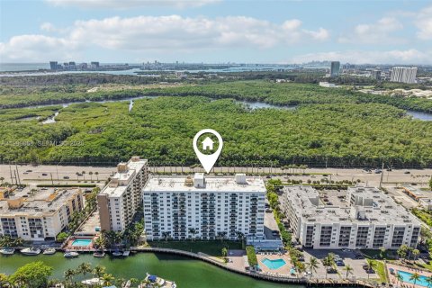 Copropriété à vendre à North Miami Beach, Floride: 1 chambre, 73.39 m2 № 2057557 - photo 4