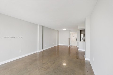 Copropriété à vendre à North Miami Beach, Floride: 1 chambre, 73.39 m2 № 2057557 - photo 9