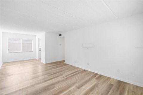 Condo in Tampa, Florida, 1 bedroom № 2095441 - photo 9