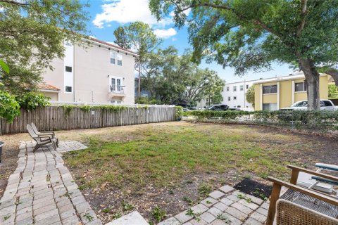 Condo in Tampa, Florida, 1 bedroom № 2095441 - photo 21