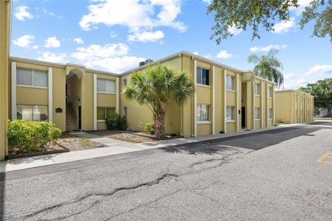 Condo in Tampa, Florida, 1 bedroom № 2095441 - photo 3