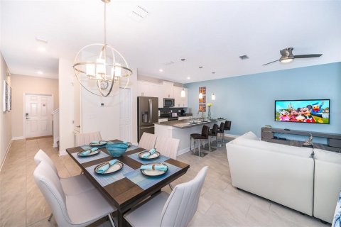 Adosado en venta en Kissimmee, Florida, 4 dormitorios, 177.81 m2 № 1733319 - foto 4