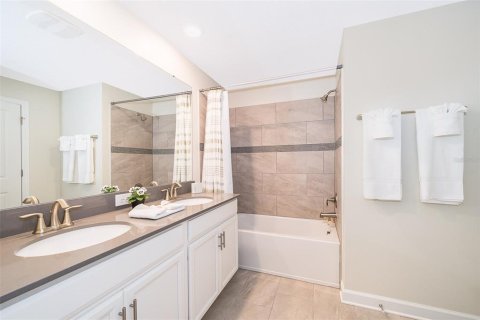 Adosado en venta en Kissimmee, Florida, 4 dormitorios, 177.81 m2 № 1733319 - foto 8