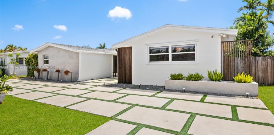 Villa ou maison à Miami, Floride 3 chambres, 189.15 m2 № 1766529