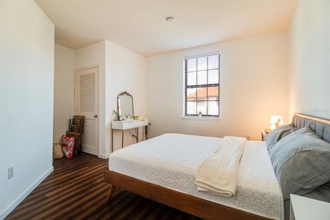 Condo in Orlando, Florida, 2 bedrooms  № 2400262 - photo 8
