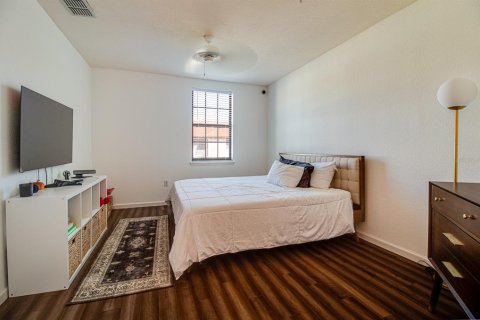 Condo in Orlando, Florida, 2 bedrooms  № 2400262 - photo 10
