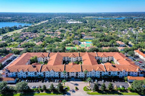 Condo in Orlando, Florida, 2 bedrooms  № 2400262 - photo 19