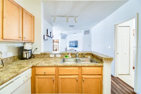 Condo in Orlando, Florida, 2 bedrooms  № 2400262 - photo 5