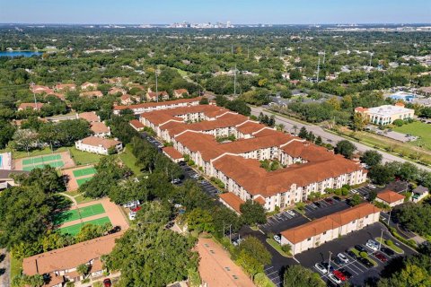Condo in Orlando, Florida, 2 bedrooms  № 2400262 - photo 20