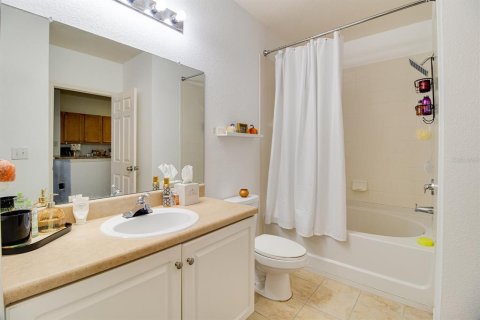 Condo in Orlando, Florida, 2 bedrooms  № 2400262 - photo 9
