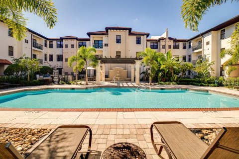Condo in Orlando, Florida, 2 bedrooms  № 2400262 - photo 12