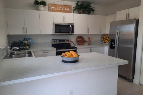 Touwnhouse à vendre à Florida City, Floride: 4 chambres, 124.3 m2 № 2033681 - photo 4