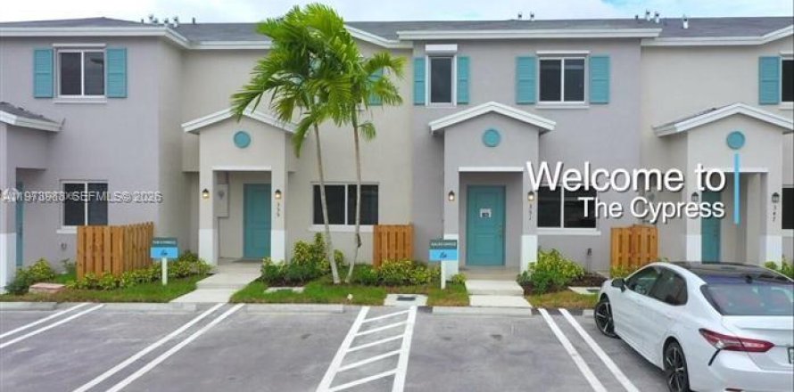 Touwnhouse à Florida City, Floride 4 chambres, 124.3 m2 № 2033681