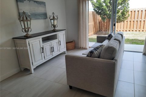 Touwnhouse à vendre à Florida City, Floride: 4 chambres, 124.3 m2 № 2033681 - photo 3